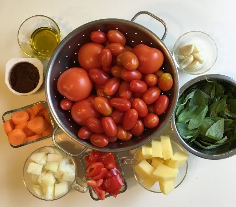 מצרכים למרק עגבניות צלויות