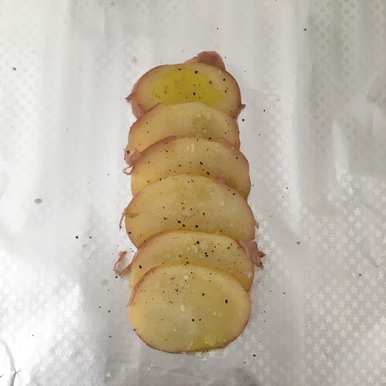 שורת תפוחי אדמה מתובלת