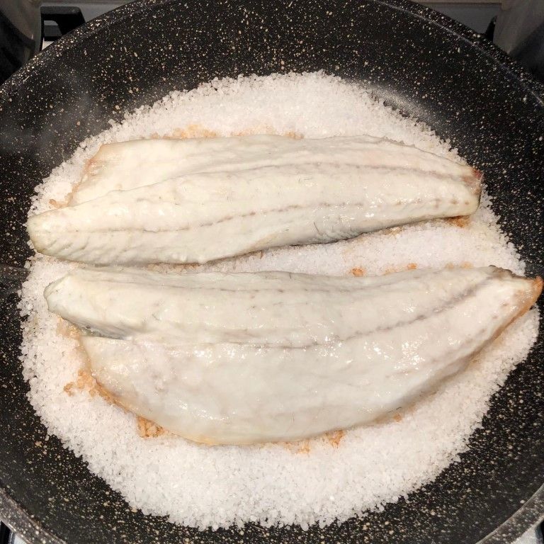 דג מוכן על מלח