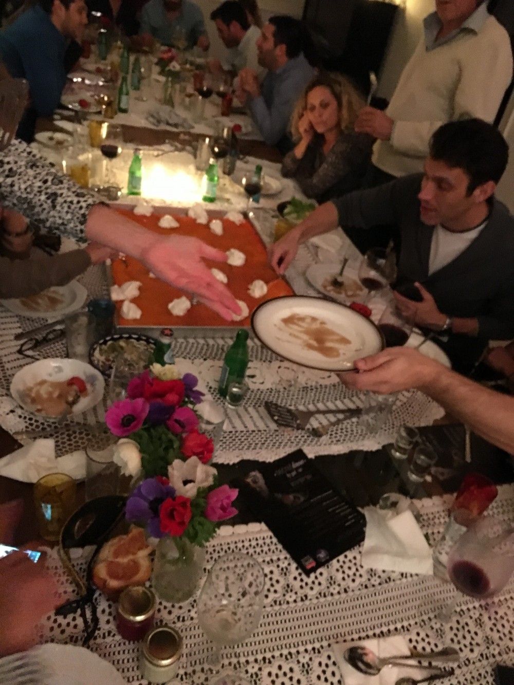מגש כנאפה במרכז השולחן