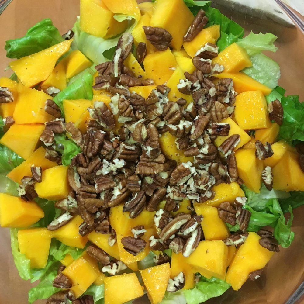 חסה מנגו ופקאנים