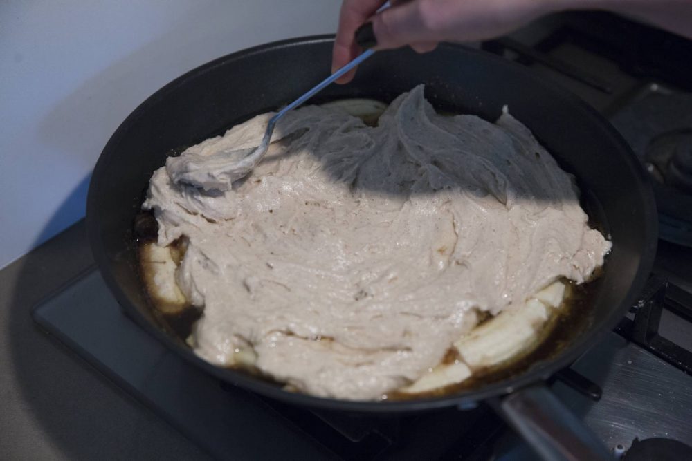 בלילה על בננות