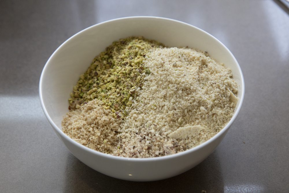 אגוזים טחונים